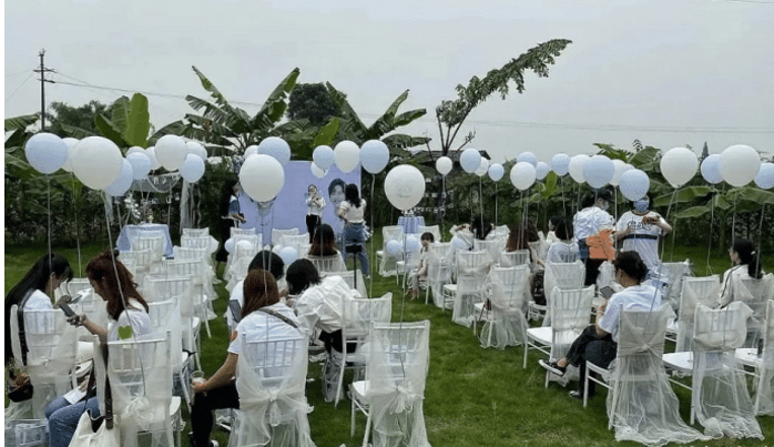 王一博|疯魔了？CP粉给肖战王一博办婚礼，现场贴满两人照片尽显浪漫！