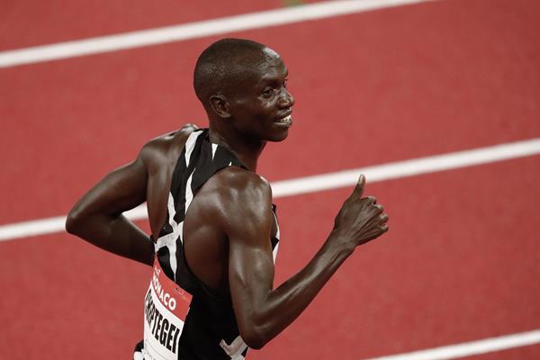 60年过去了,虽然当年阿贝贝比基拉比赛留下的影像资料早已经模糊不清