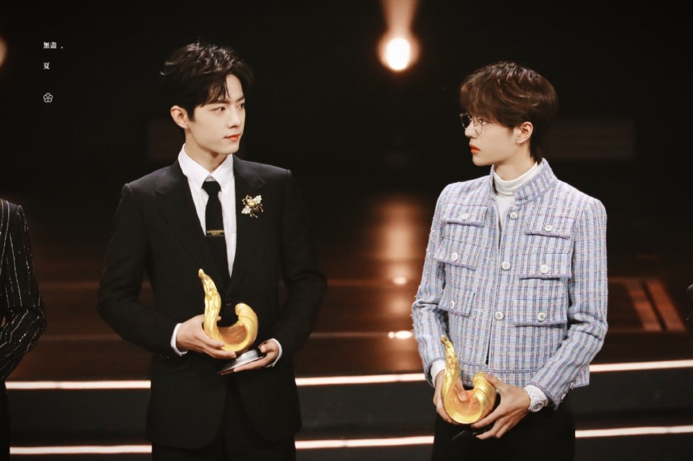 王一博|疯魔了？CP粉给肖战王一博办婚礼，现场贴满两人照片尽显浪漫！