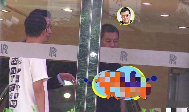 李亚鹏|李亚鹏被拍看800万豪车，多次上前咨询，爱不释手却没当场下单