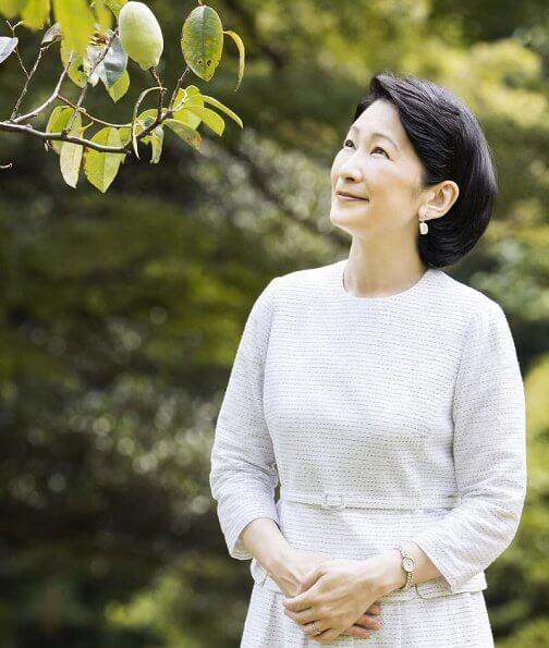 日本皇室纪子妃生日官方肖像照真甜!