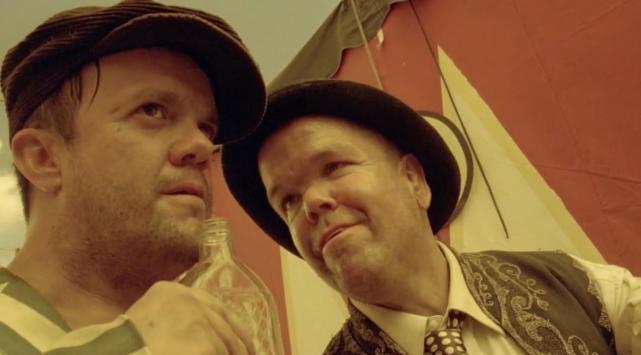 美国恐怖故事男演员因意外去世除了演戏他还是侏儒摔跤界的传奇人物