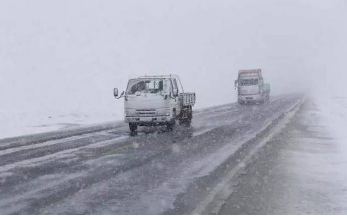 三伏天|8月我国罕见降雪，这样的气候正常吗？看看科学家怎么说
