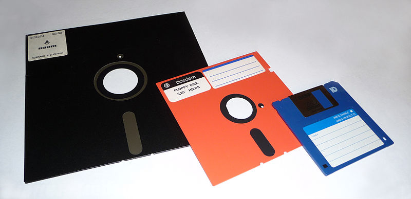 移动硬盘|磁带、软盘、CD、U盘……还记得你小时候用什么存东西吗？