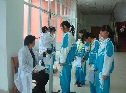 高考体检时,这几个项目让学生很尴尬,其中一项让人难忘