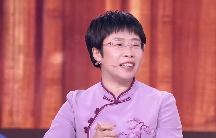 蒙曼|“行到水穷处，坐看云起时”到底何意？诗词大会蒙曼赏析它受质疑