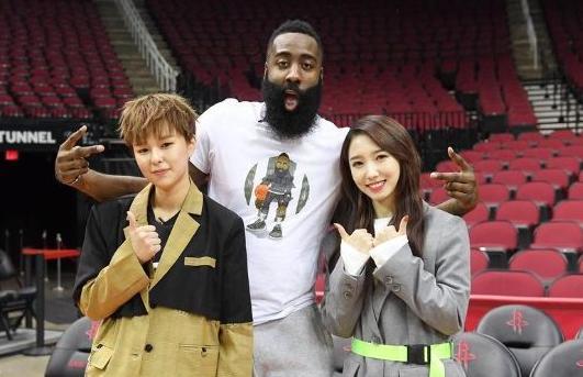 詹姆斯哈登欲哭无泪 豪斯你在演我吗 好好玩球不行吗 腾讯新闻