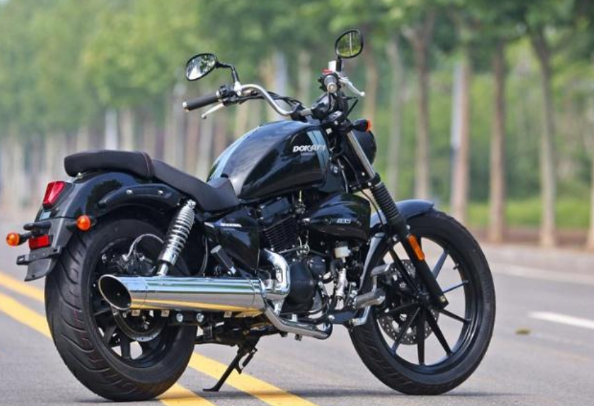 富有优势一些,小编今天要给大家介绍的这款车,就是一款国产美式巡航车