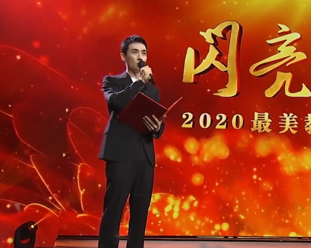 朱一龙|朱一龙上央视节目，看到“照妖镜”下的颜值，确定这有32岁？