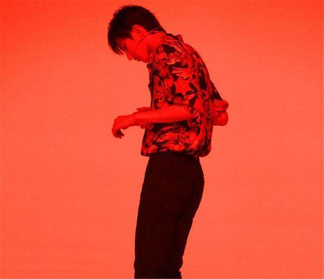 迪丽热巴|迪丽热巴为杨幂庆生，一天之内上三次热搜！蔡粉质疑她买热搜！