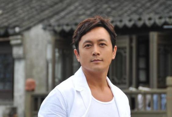 著名演员被5婚妻子卷走五千万,6个孩子无一亲生,生活靠借贷