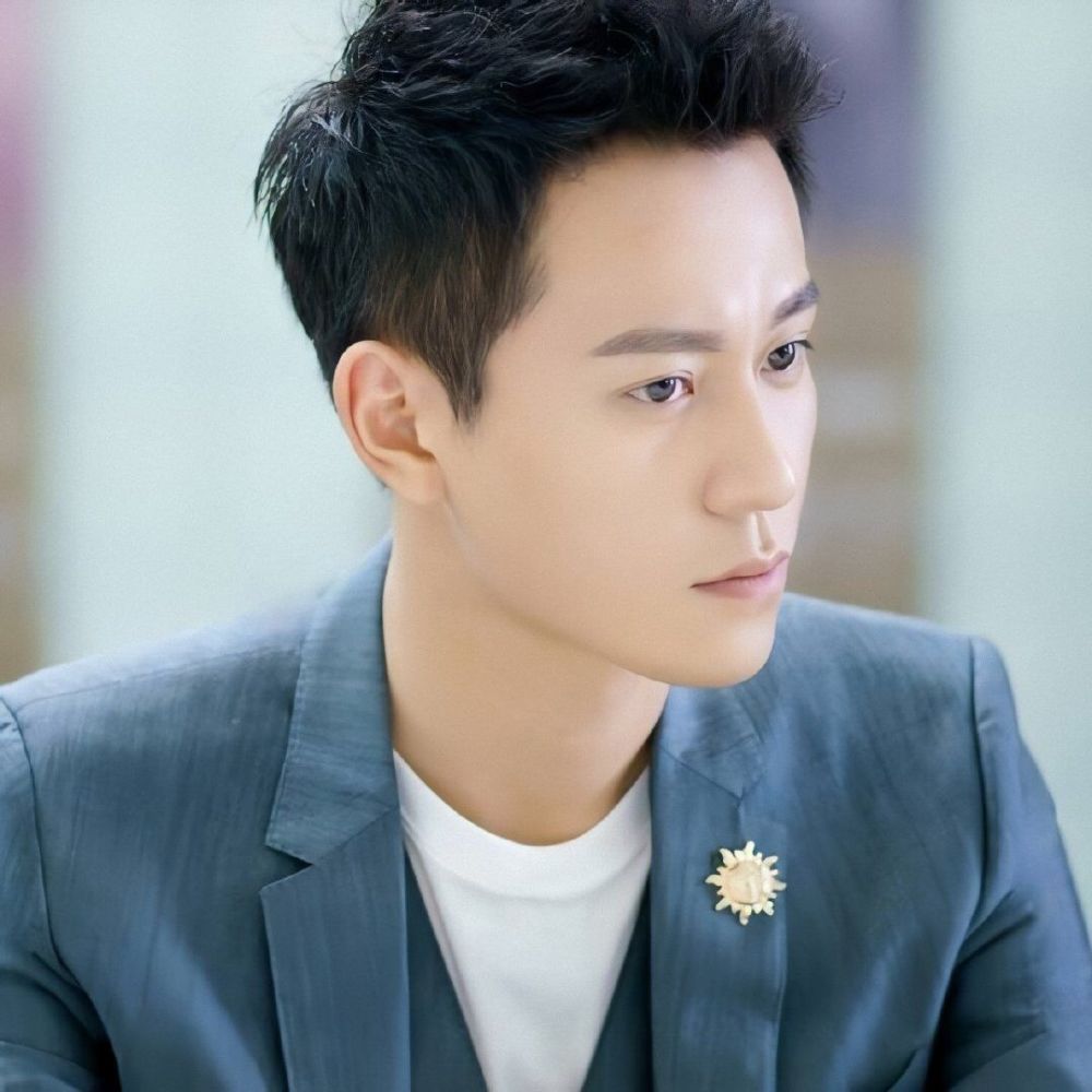 任嘉伦|同为欢瑞艺人，任嘉伦成毅成功翻红，而他曾被力捧却一手好牌打烂