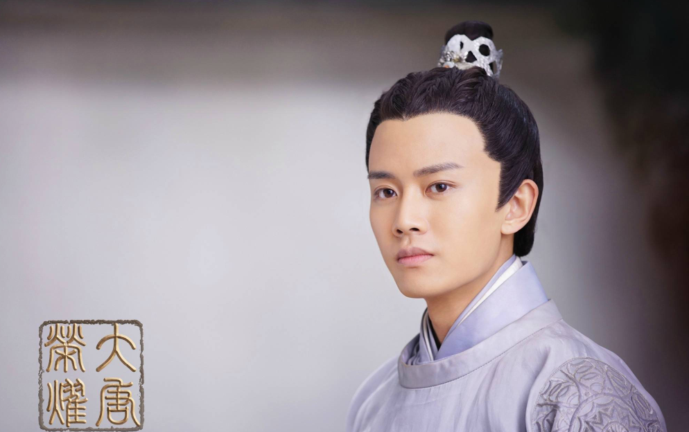 任嘉伦|同为欢瑞艺人，任嘉伦成毅成功翻红，而他曾被力捧却一手好牌打烂