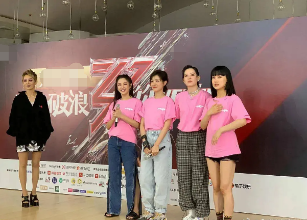 芒果|芒果两档综艺，看哥哥的节目很放松，为何看浪姐越来越压抑