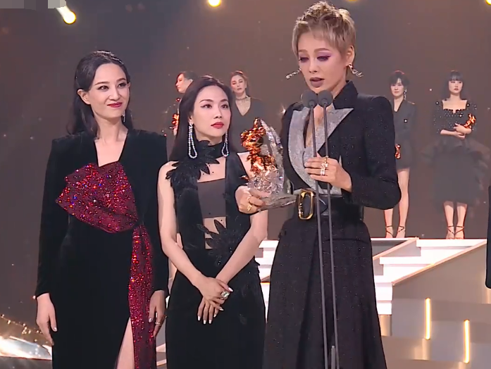 芒果|芒果两档综艺，看哥哥的节目很放松，为何看浪姐越来越压抑