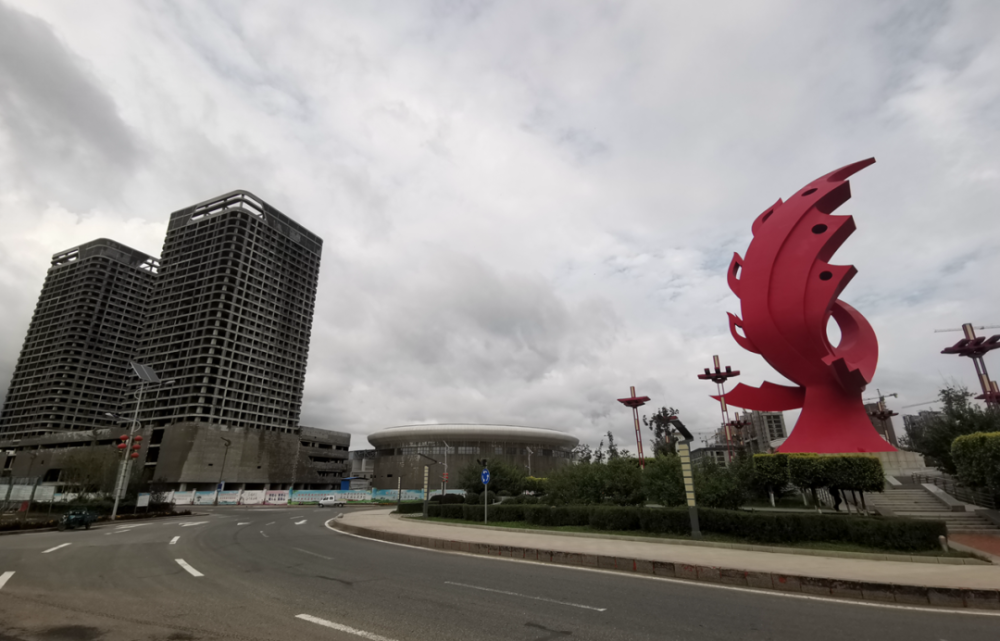 合隆的海之恋广场;南临河街延线的复华未来世界;以及老长春人记忆中的