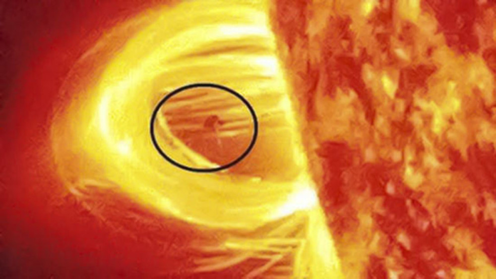 外星飞船|带双翼的外星飞船？NASA公布太阳照片，疑发现UFO正吸取太阳能量
