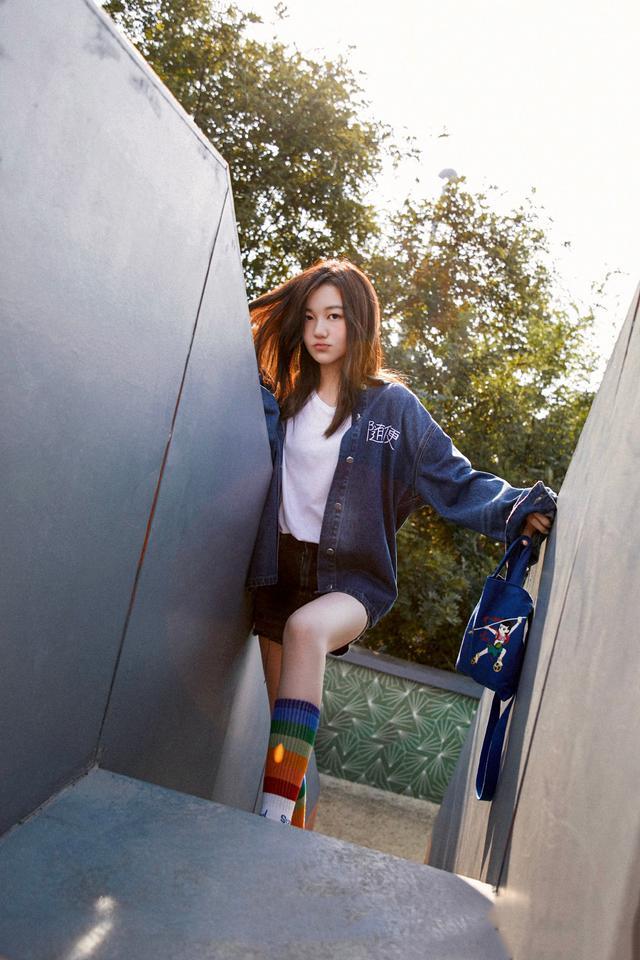 李嫣拍写真大胆露正脸，兔唇完美修复颜值高，眉眼气质像王菲（组图） - 6