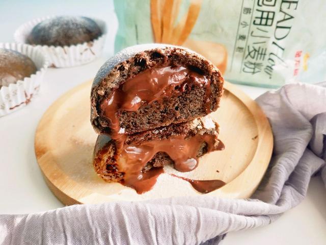 烘焙新手看过来:巧克力流心包,香甜可口,自己制作吃起来放心|面包