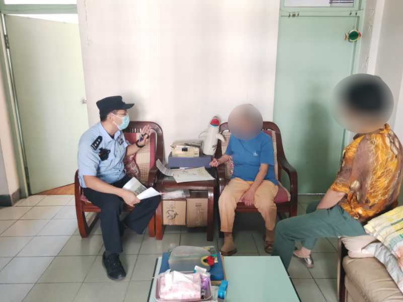 保健品公司|保健品公司回馈老人赠送股权？警察登门拦截骗局