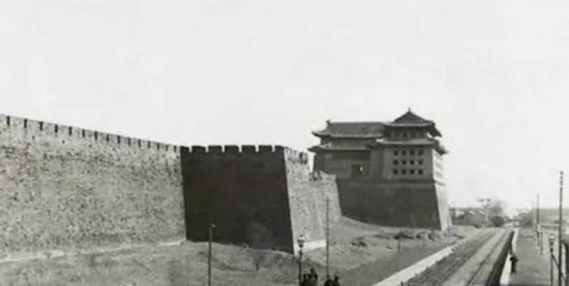 北京古城墙|郭沫若坚决拆北京古城墙，梁思成夫妇放狠话反对，多年后被说中