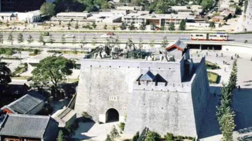 北京古城墙|郭沫若坚决拆北京古城墙，梁思成夫妇放狠话反对，多年后被说中