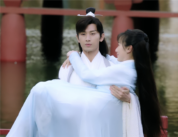 剧中的公主抱有多甜司凤恩爱韩烁宠溺看到陆绎古装版霸道总裁