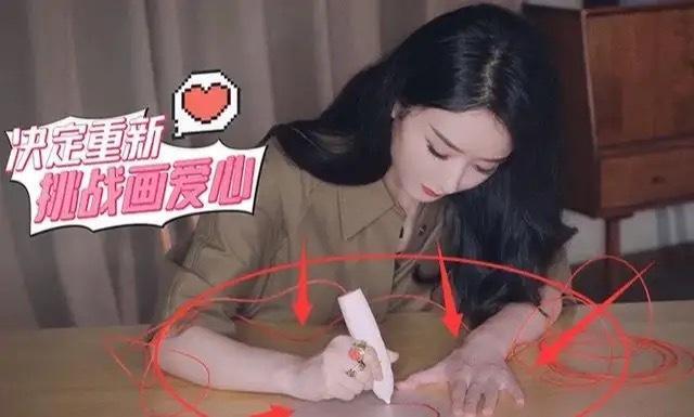 赵丽颖|赵丽颖显露母爱，擦拭婴儿椅还能熟练哄娃，细节里展示育儿高能面