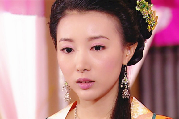 除了以上比较重要的角色外,还有贾晓晨,汤盈盈和沈卓盈等多位美女