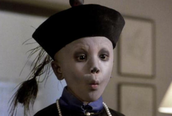 其中就包括被他一手捧红的"小僵尸"何健威.