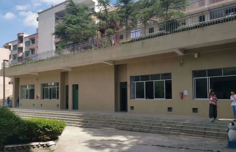 再创佳绩内江这所农村高中续写低进高出教育新篇章