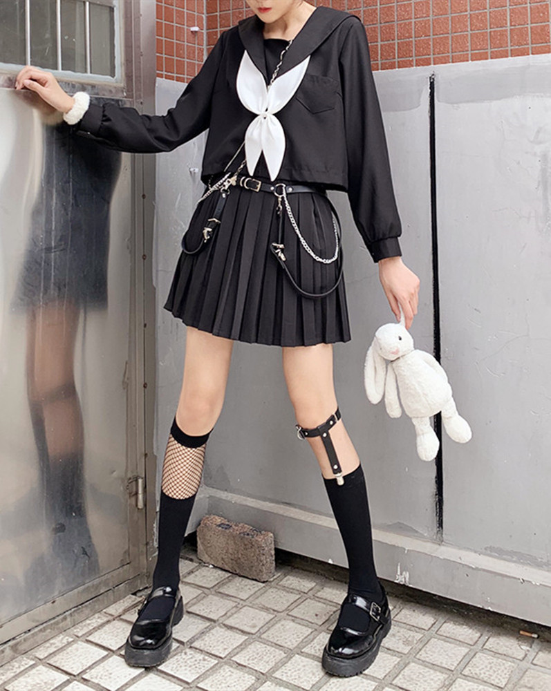 女生穿jk制服时为何在腿上绑个黑带子看到作用后难怪圈内人爱不释手