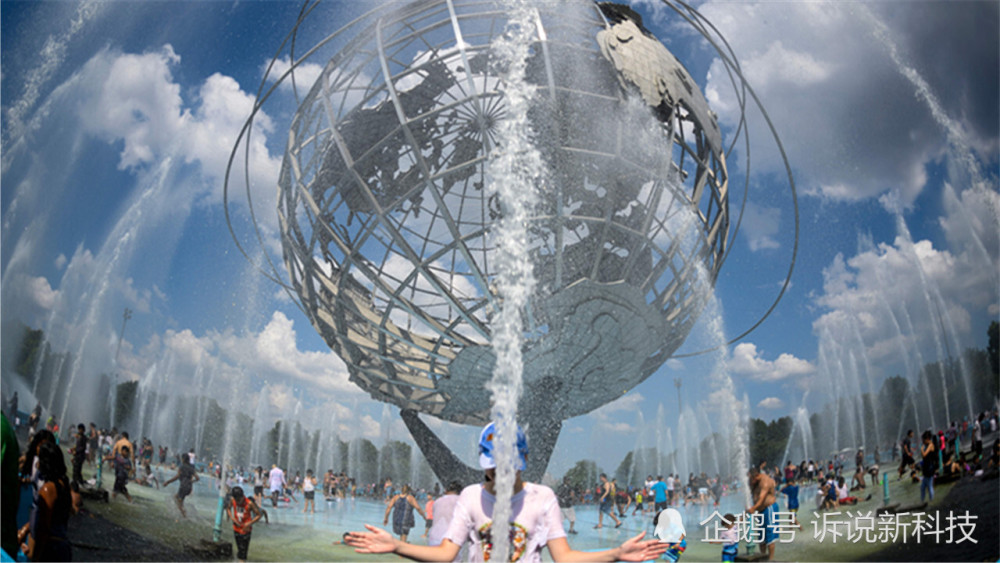 全球变暖|全球变暖有多严重？英国30名女性赤裸上身，现身街头警示人类！