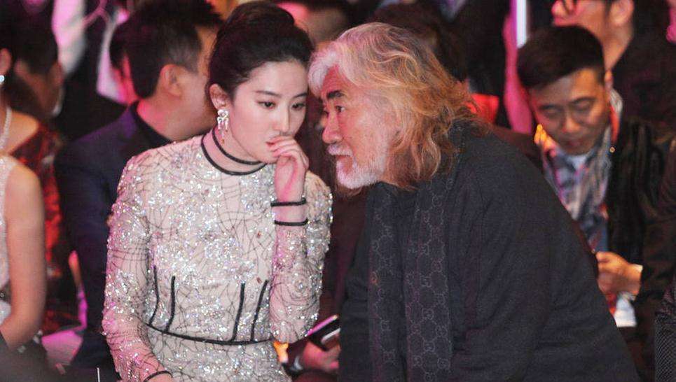 张纪中|69岁张纪中再添一女，小30岁娇妻发文证实，网友称其老当益壮