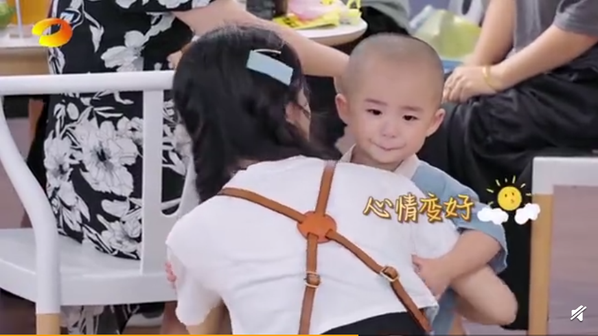 赵丽颖|赵丽颖一天2条热搜全引大赞！《中餐厅》后又有好消息，本尊更博官宣