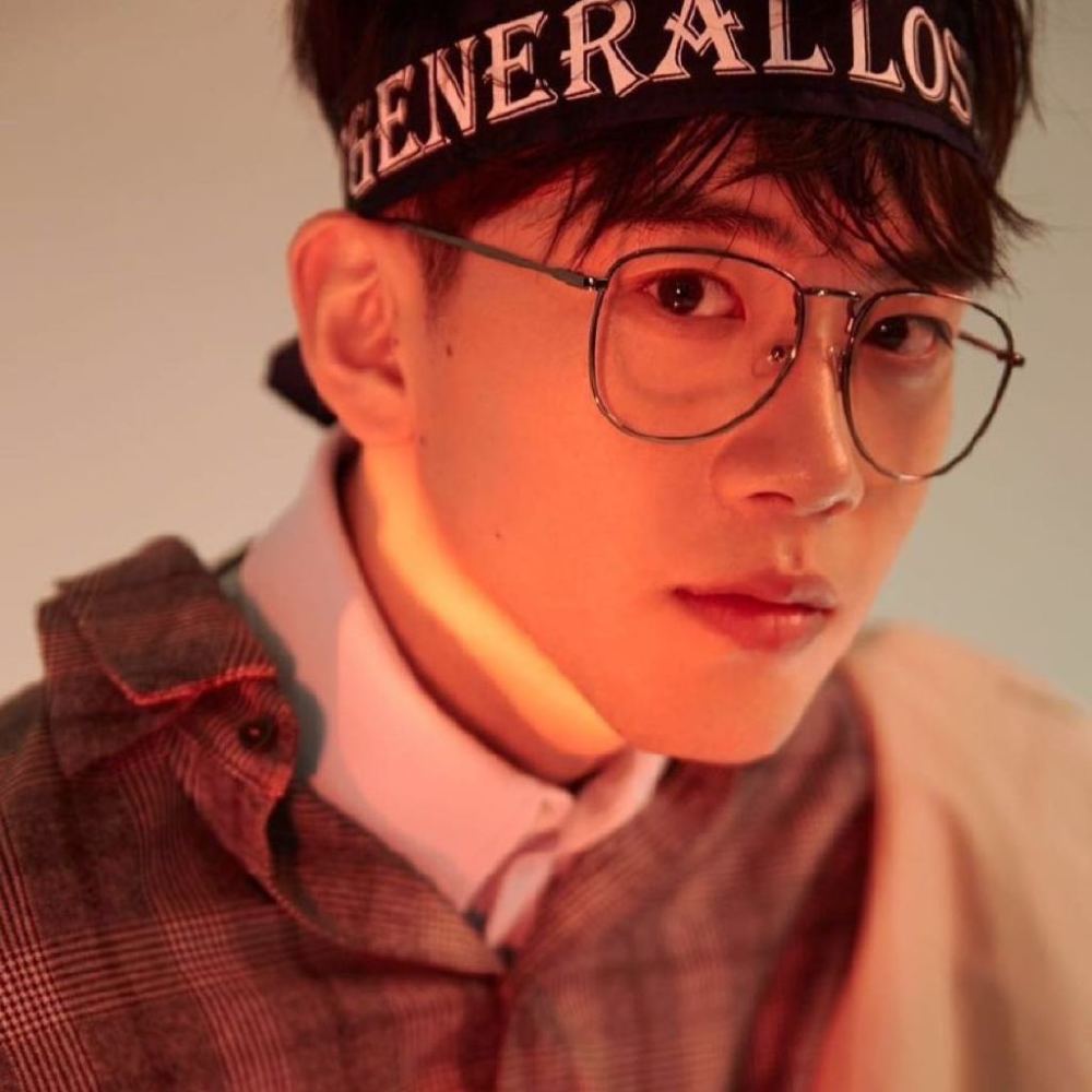 杨幂生日,费启鸣追星成功!但"喜极而脱",下巴笑到脱臼是怎样的体验?