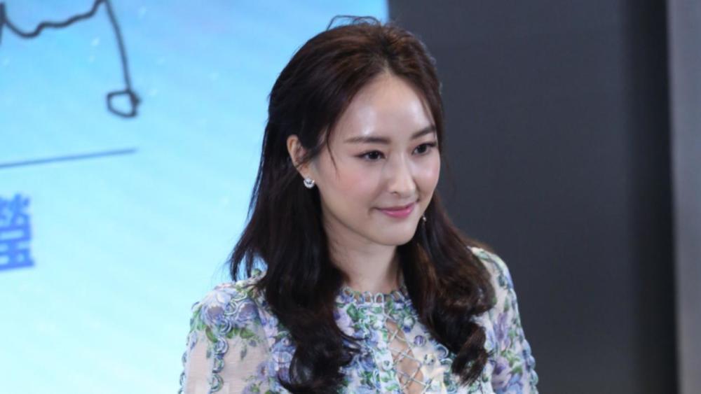 何猷亨|何猷亨前女友罕晒2645万豪宅！出身富贵仍努力赚钱，二人曾屡传复合