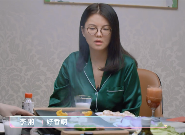 李湘|李湘王岳伦真壕！一天到晚只吃肉，不关冰箱门鸡蛋随便扔，难怪每月吃7万
