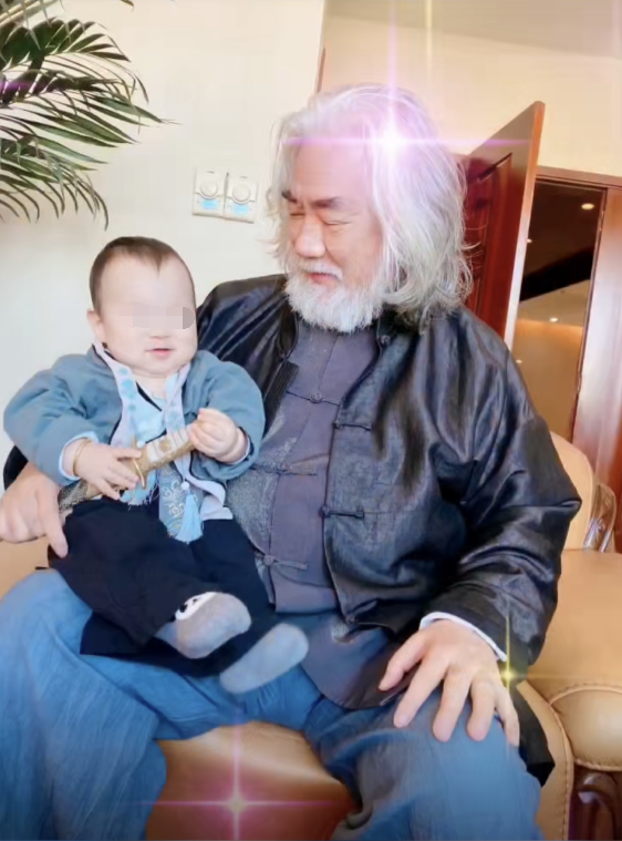 张纪中|69岁张纪中再当爹！小30多岁娇妻杜星霖是博士生，大量私照曝光