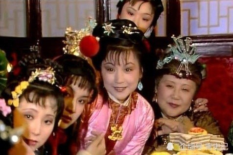 薛宝琴|薛宝琴被梅翰林家退婚，嫁给了柳湘莲？一句诗给出答案