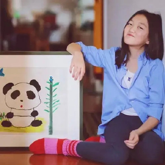 李嫣|14岁李嫣拍写真，比王菲还自信：受父母尊重的孩子，实在太飒