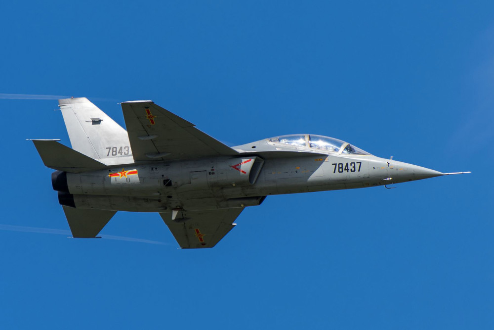 中国飞行员培训队"救火员",凭实力证明自己,歼教9高级教练机