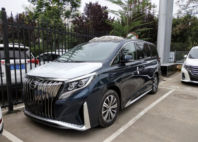 宜商宜家小能手,颜值不输埃尔法的国产mpv传祺gm8大师版