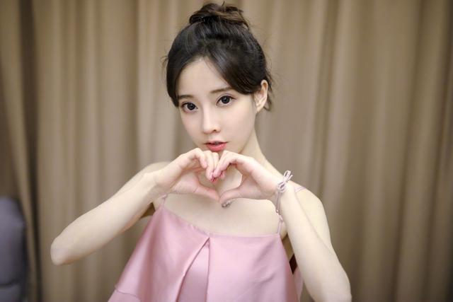 冯提莫|知情人士爆料：为保证新歌顺利发布，冯提莫每日睡眠不足5小时