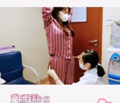 杨天真|杨天真切胃手术一个月后复诊，大肚变瘪瘦好多，网友：感觉变样了