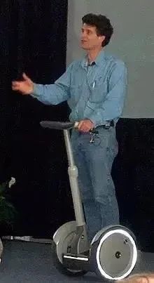 李嘉诚|身价30亿却终身未婚，一项发明拯救10亿人，李嘉诚称他为唯一偶像