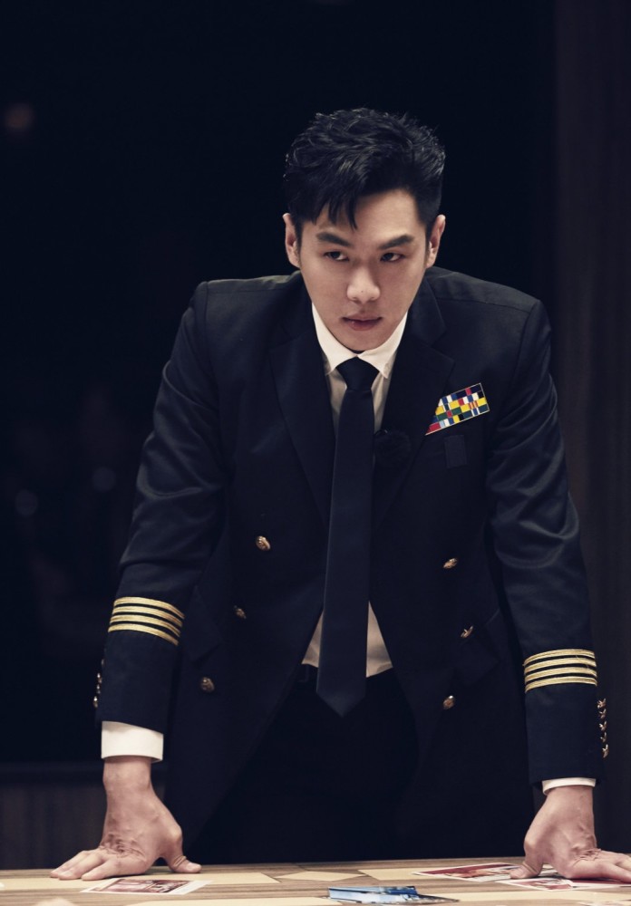 张若昀|张若昀借歌词告白：你告诉我爱就是云朵。网友：双向的爱