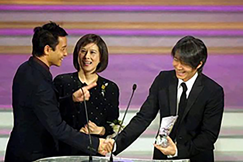 苍井空|无法重拍瞬间：给张国荣当司机的周润发，骑马的王菲窦唯，合唱的赵薇梅艳芳