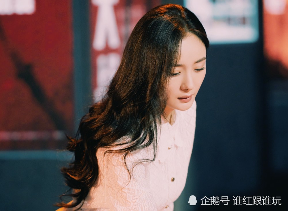 杨幂|粉丝给了顶流排面，角色给了底气！杨幂生日热搜一整天，不奇怪