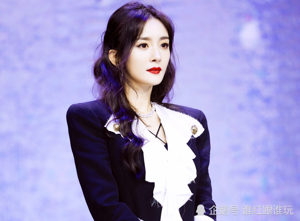 杨幂|粉丝给了顶流排面，角色给了底气！杨幂生日热搜一整天，不奇怪